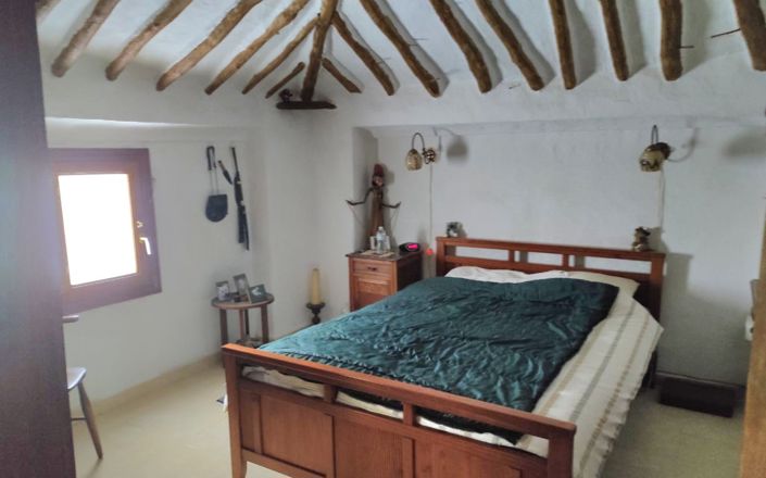 Image No.11-3 Bed House for sale