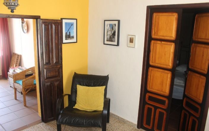 Image No.18-4 Bed House for sale