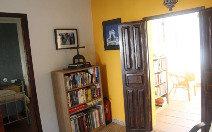 Image No.20-4 Bed House for sale