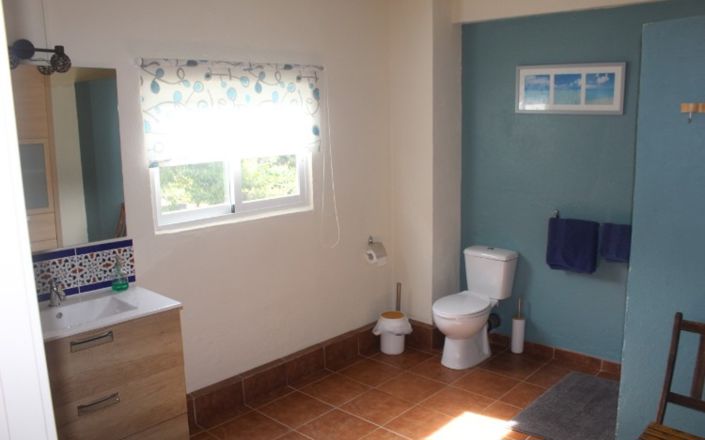 Image No.8-4 Bed House for sale