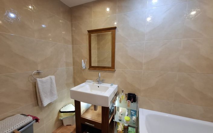 Image No.23-4 Bed House for sale