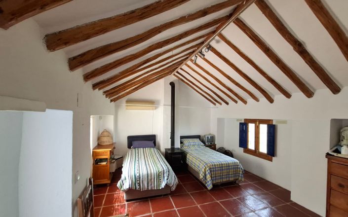 Image No.27-4 Bed House for sale