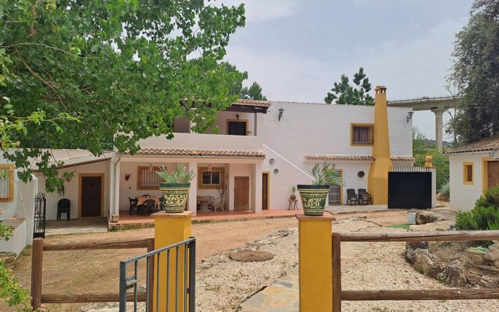 Image No.9-5 Bed House for sale