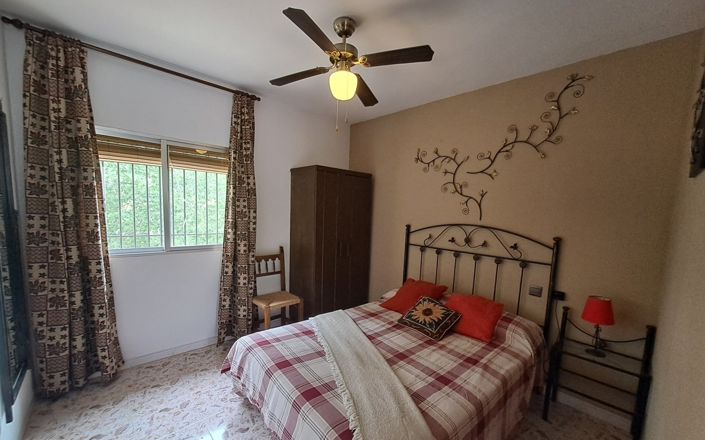 Image No.47-5 Bed House for sale