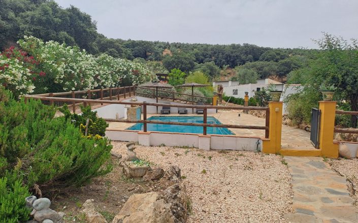 Image No.6-5 Bed House for sale