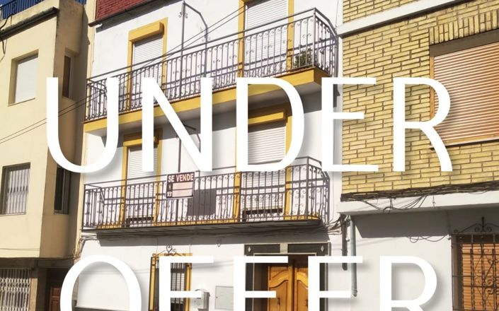 Image No.1-4 Bed House for sale