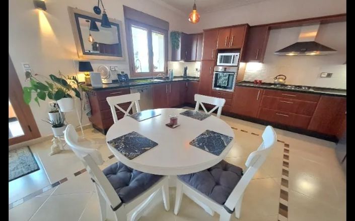 Image No.42-4 Bed House for sale