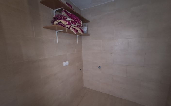 Image No.17-5 Bed House for sale