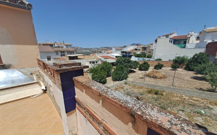 Image No.28-5 Bed House for sale