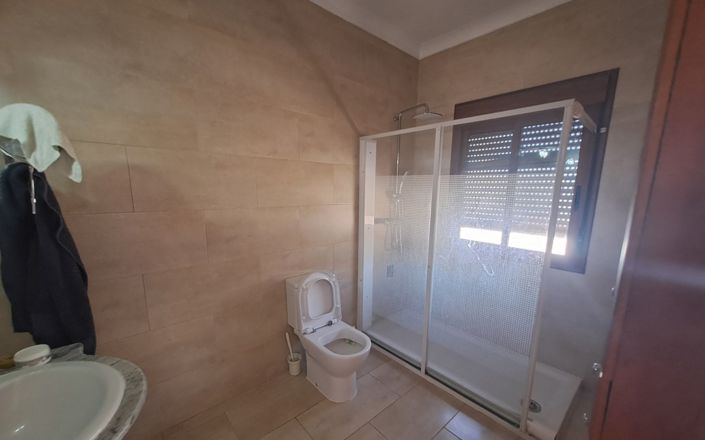 Image No.30-5 Bed House for sale