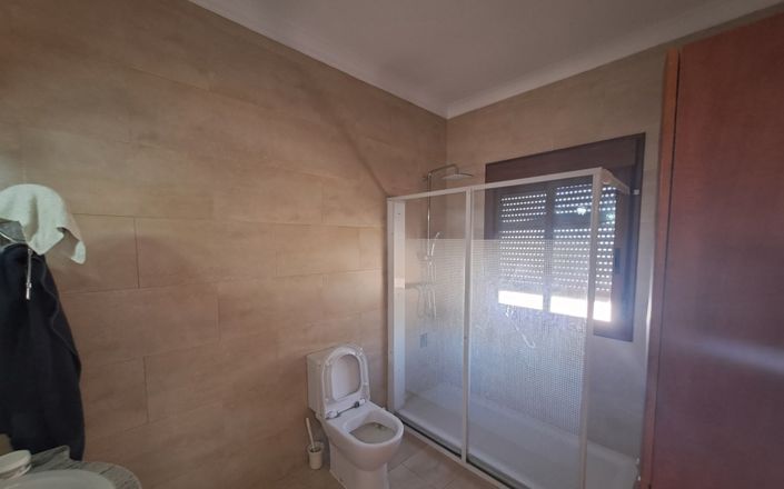 Image No.31-5 Bed House for sale