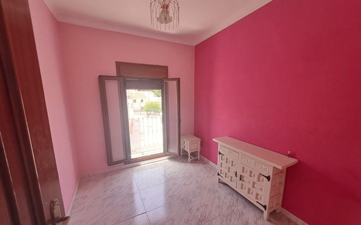 Image No.35-5 Bed House for sale