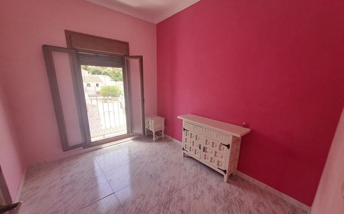 Image No.36-5 Bed House for sale