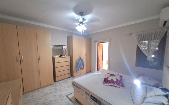 Image No.40-5 Bed House for sale