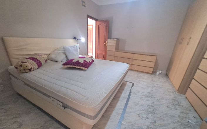 Image No.42-5 Bed House for sale