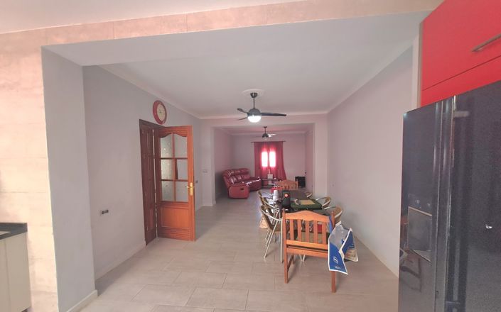 Image No.9-5 Bed House for sale