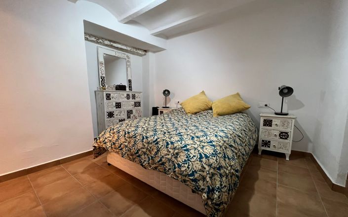 Image No.3-4 Bed House for sale