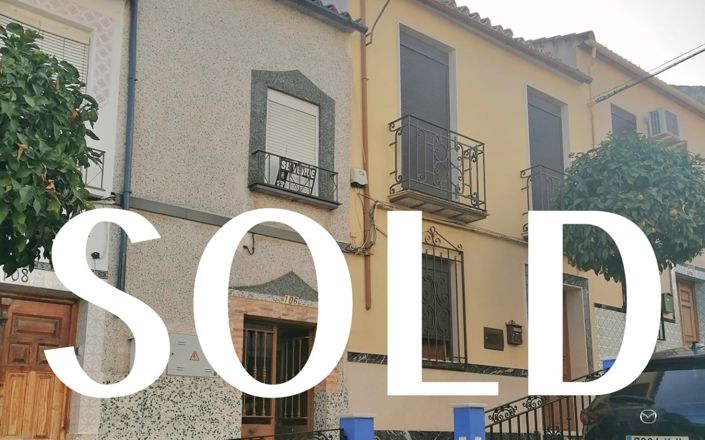 Image No.1-2 Bed House for sale