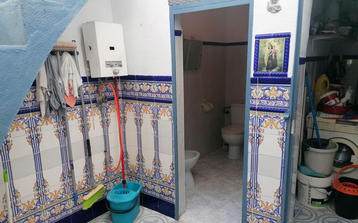 Image No.11-2 Bed House for sale