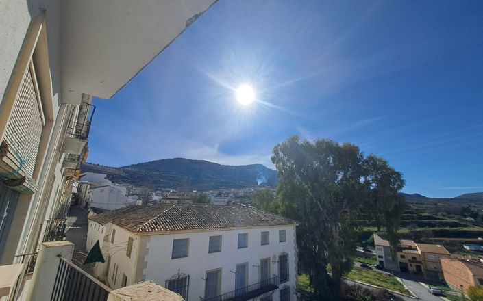 Image No.21-3 Bed House for sale