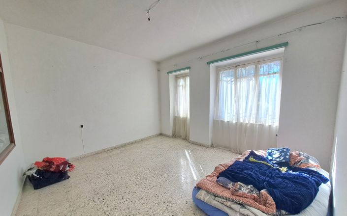 Image No.5-3 Bed House for sale