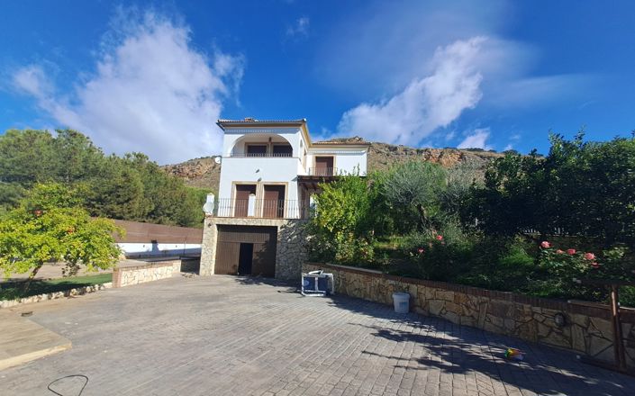 Image No.10-Maison de 4 chambres à vendre à Iznájar