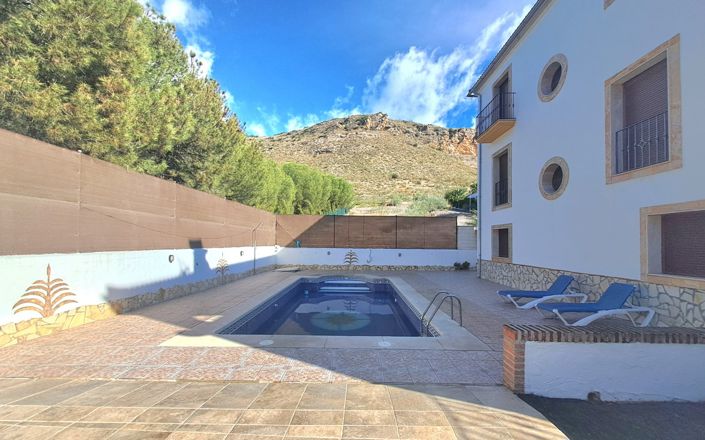 Image No.3-Maison de 4 chambres à vendre à Iznájar