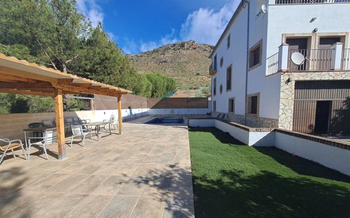 Image No.6-Maison de 4 chambres à vendre à Iznájar