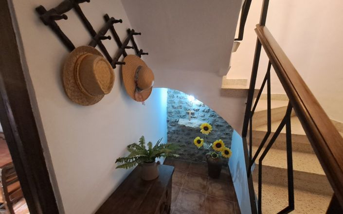 Image No.27-5 Bed House for sale