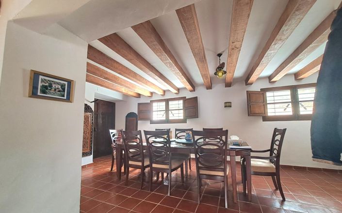 Image No.17-5 Bed House for sale