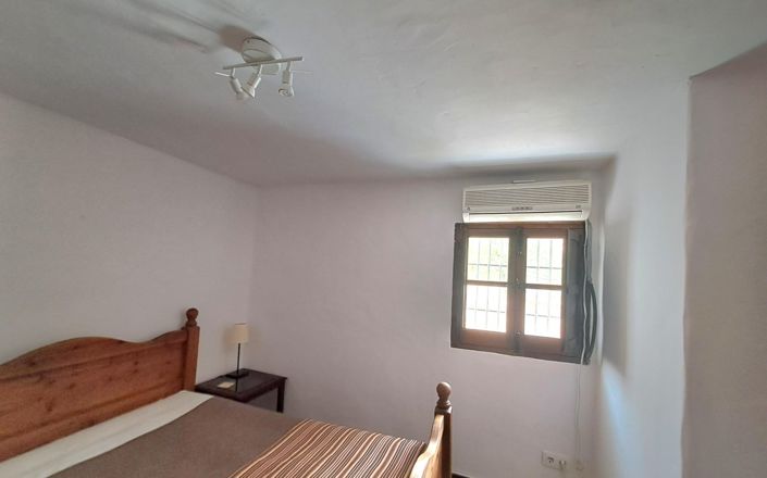 Image No.29-5 Bed House for sale