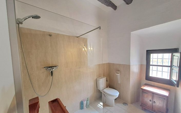 Image No.43-5 Bed House for sale