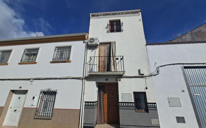 Image No.1-3 Bed House for sale