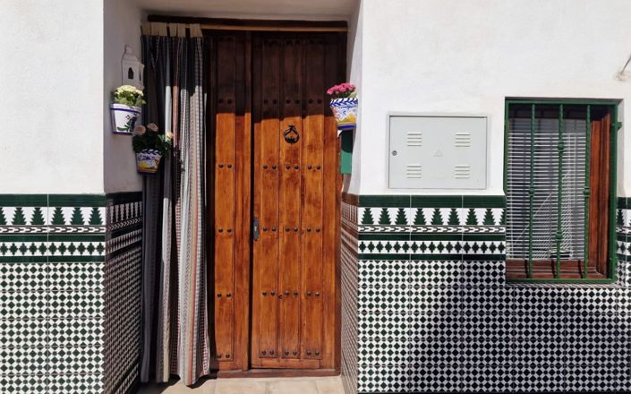 Image No.1-3 Bed House for sale