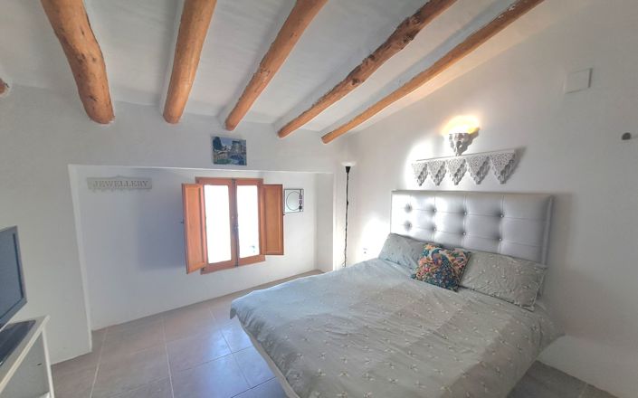 Image No.45-3 Bed House for sale