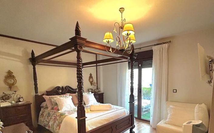 Image No.22-5 Bed House for sale