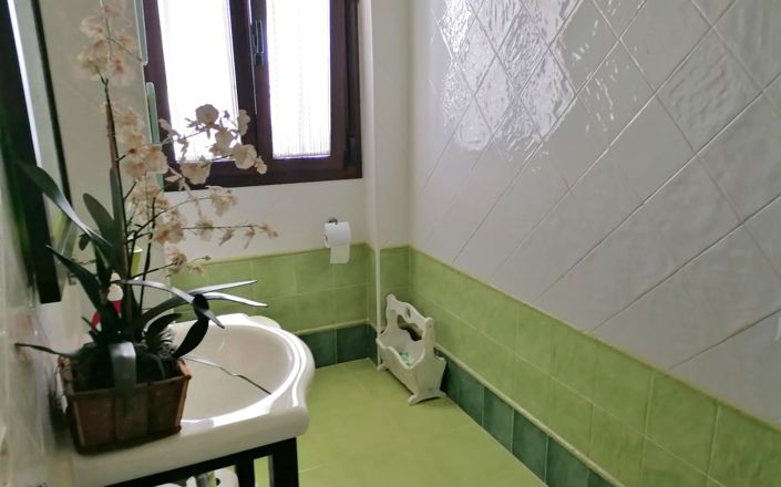 Image No.4-5 Bed House for sale