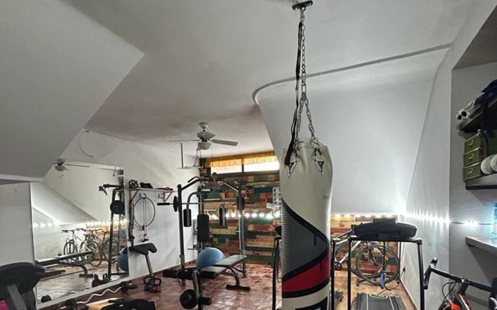 Image No.5-5 Bed House for sale