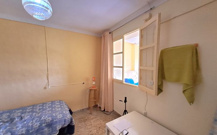 Image No.14-4 Bed House for sale