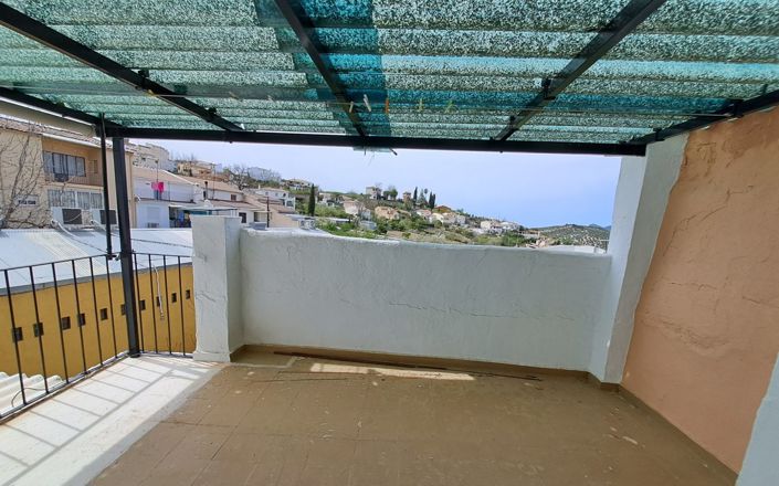 Image No.26-4 Bed House for sale