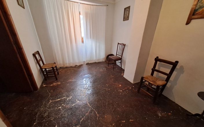 Image No.17-4 Bed House for sale