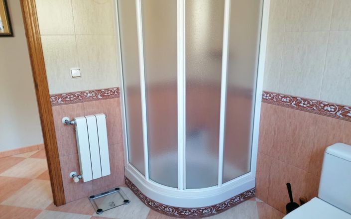 Image No.37-5 Bed House for sale