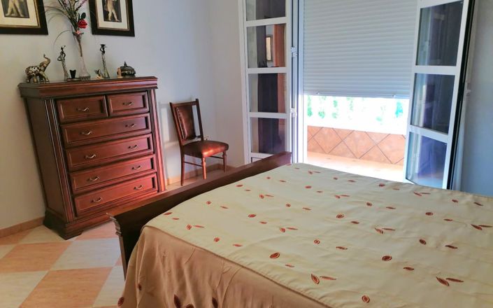 Image No.47-5 Bed House for sale