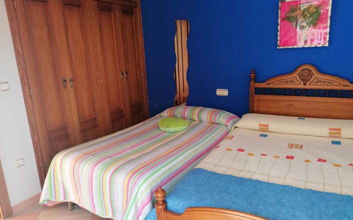 Image No.48-5 Bed House for sale