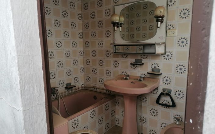 Image No.8-2 Bed House for sale