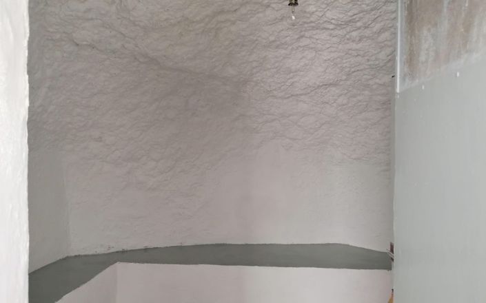 Image No.12-3 Bed House for sale