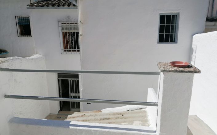 Image No.15-3 Bed House for sale