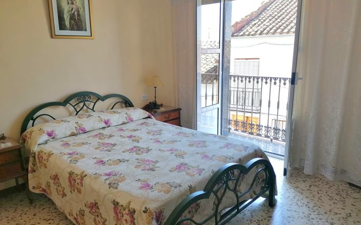 Image No.19-3 Bed House for sale