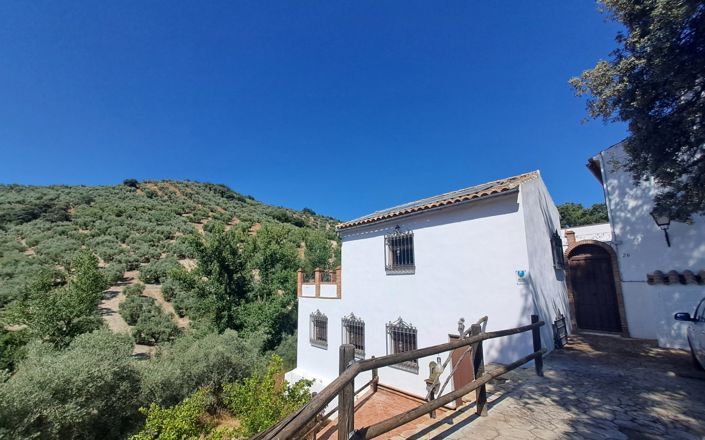 Image No.1-5 Bed House for sale