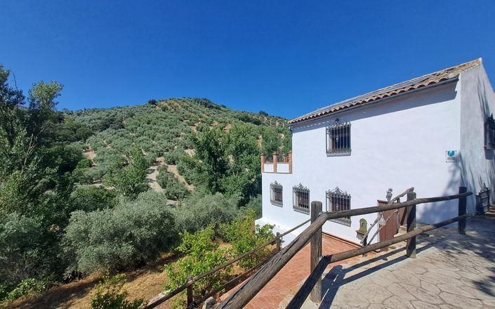 Image No.2-5 Bed House for sale